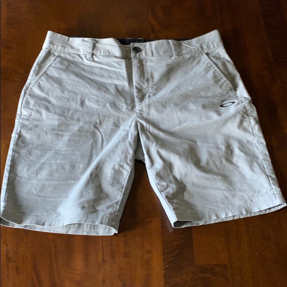 Oakley golf shorts